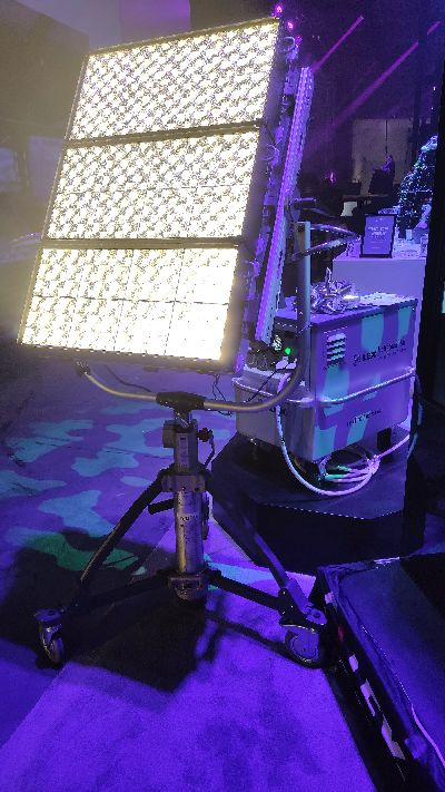 Voltstack-5k-powering-ARRI-lights-LDI