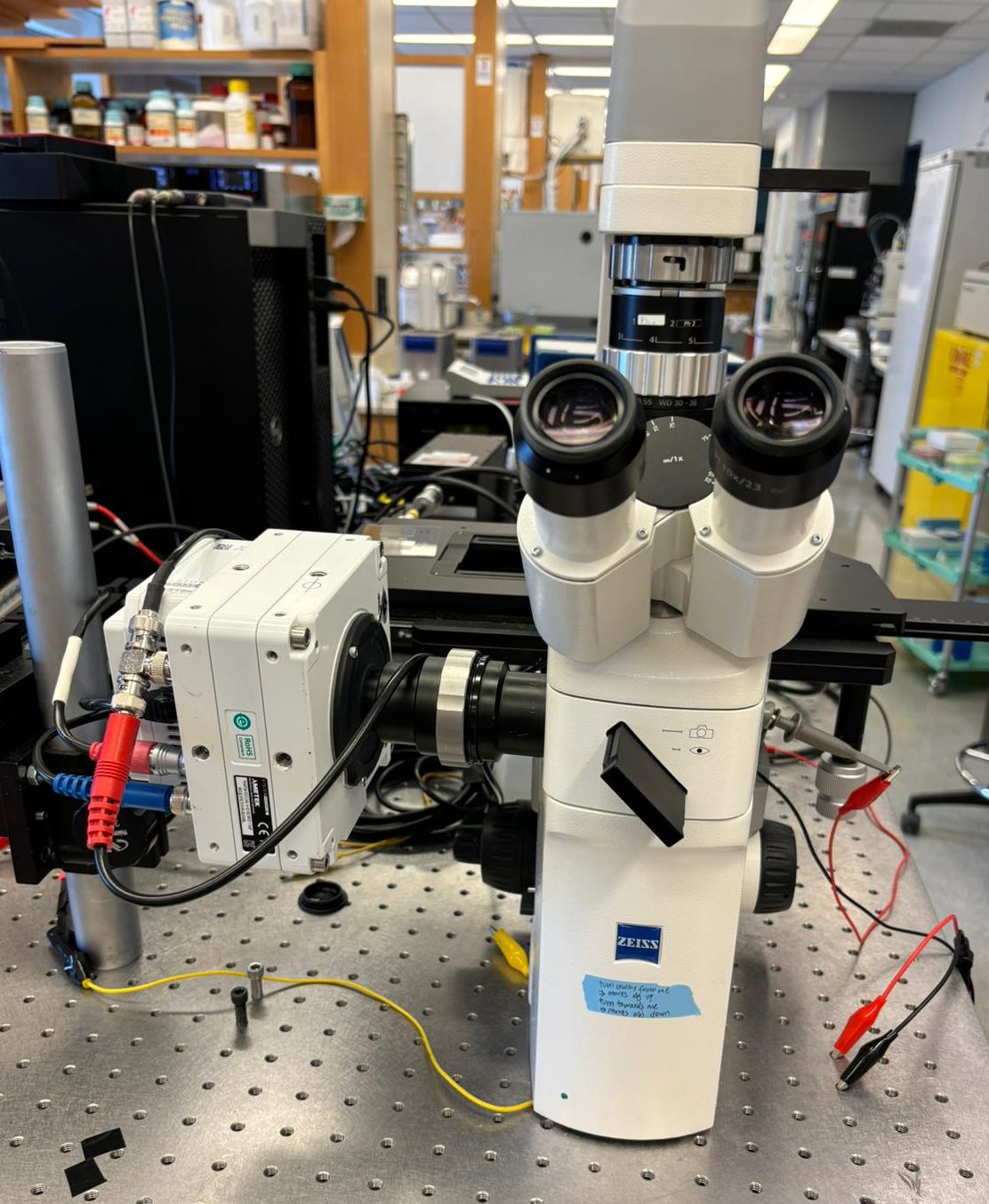 Phantom VEO in the lab with Microscope